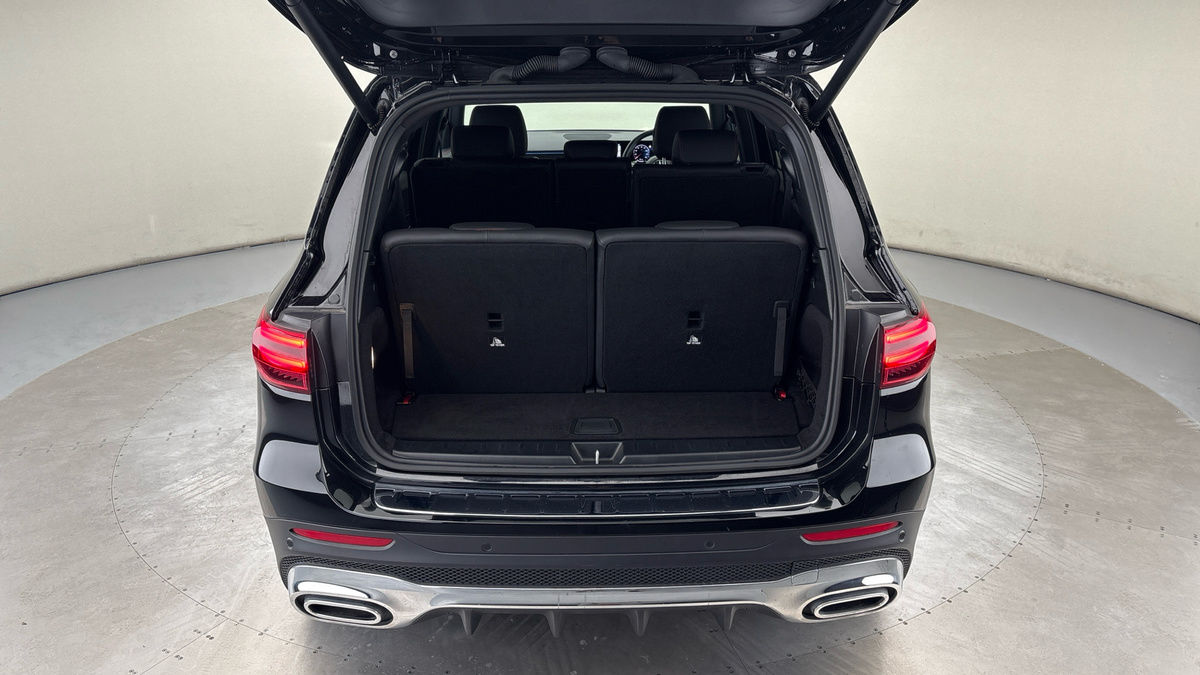 Mercedes-Benz GLB Image 11