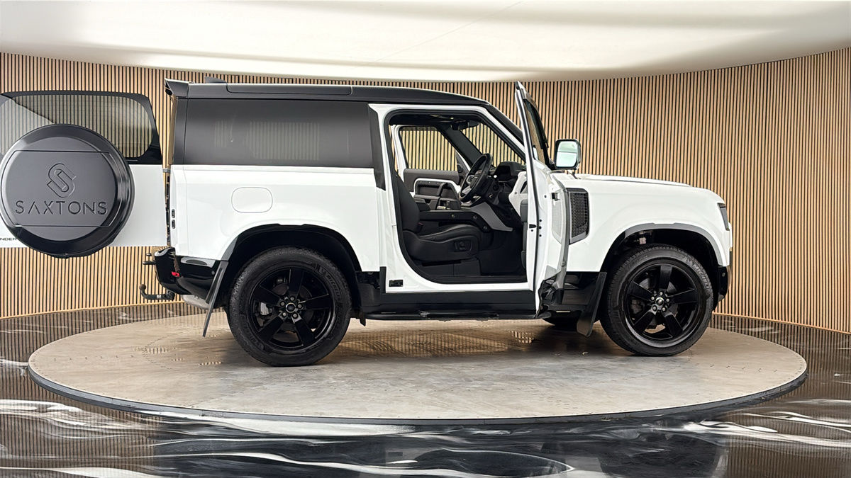 More views of Land Rover Defender 90
