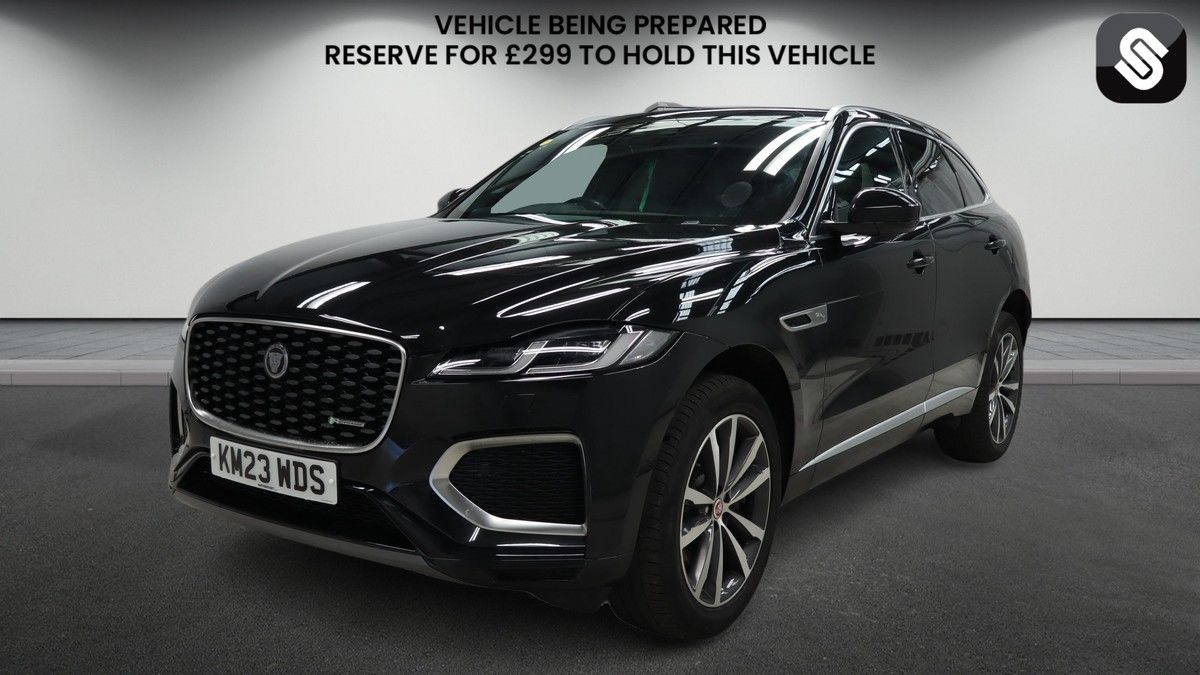 Jaguar F-PACE Image 2