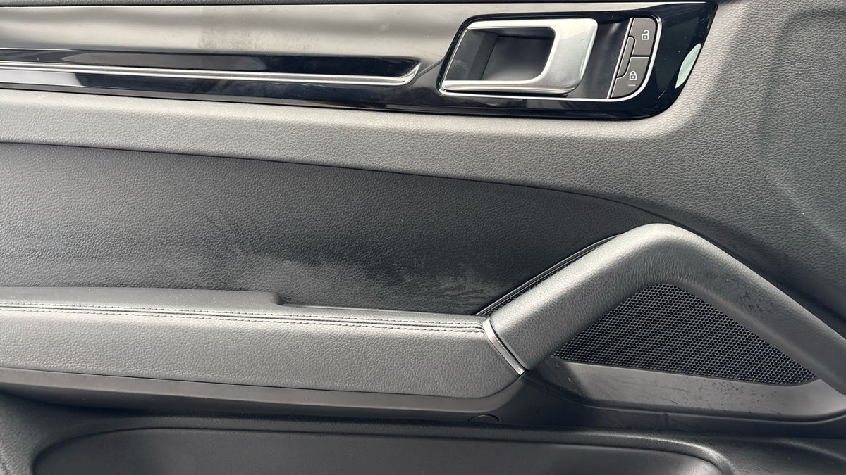 Porsche Cayenne Image 19