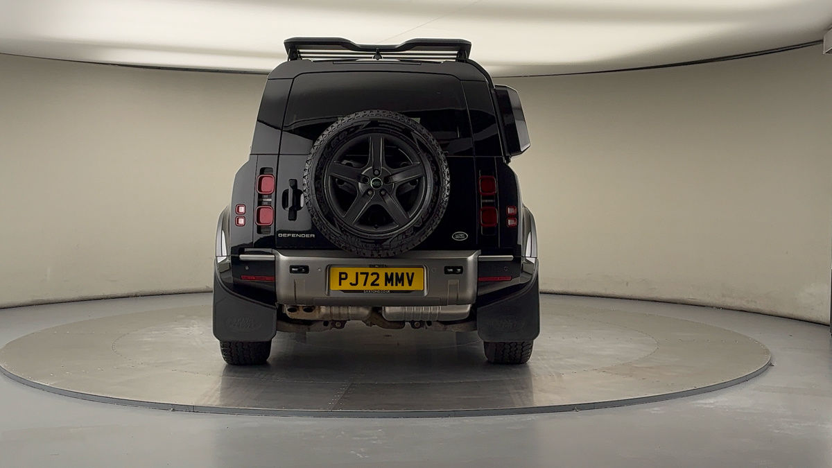 Land Rover Defender 110 Image 4