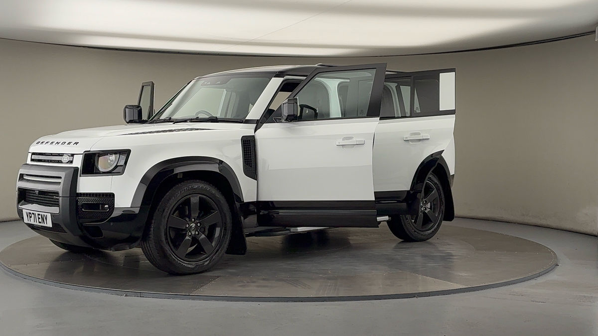 Land Rover Defender 110 Image 22