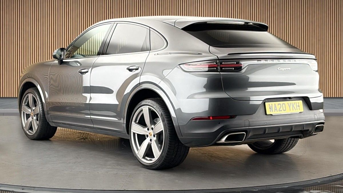 Porsche Cayenne Image 2