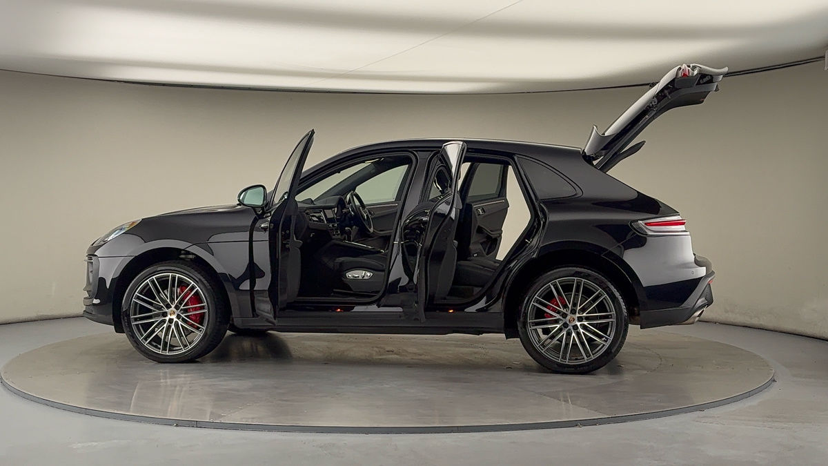 More views of Porsche Macan