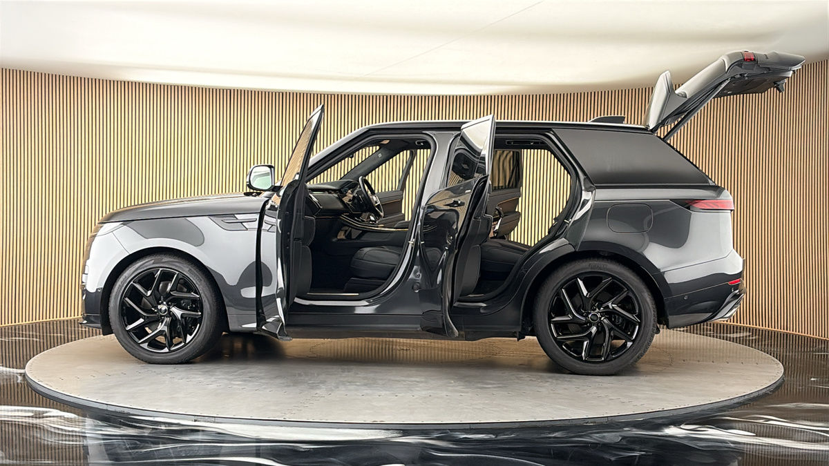 More views of Land Rover Range Rover Sport