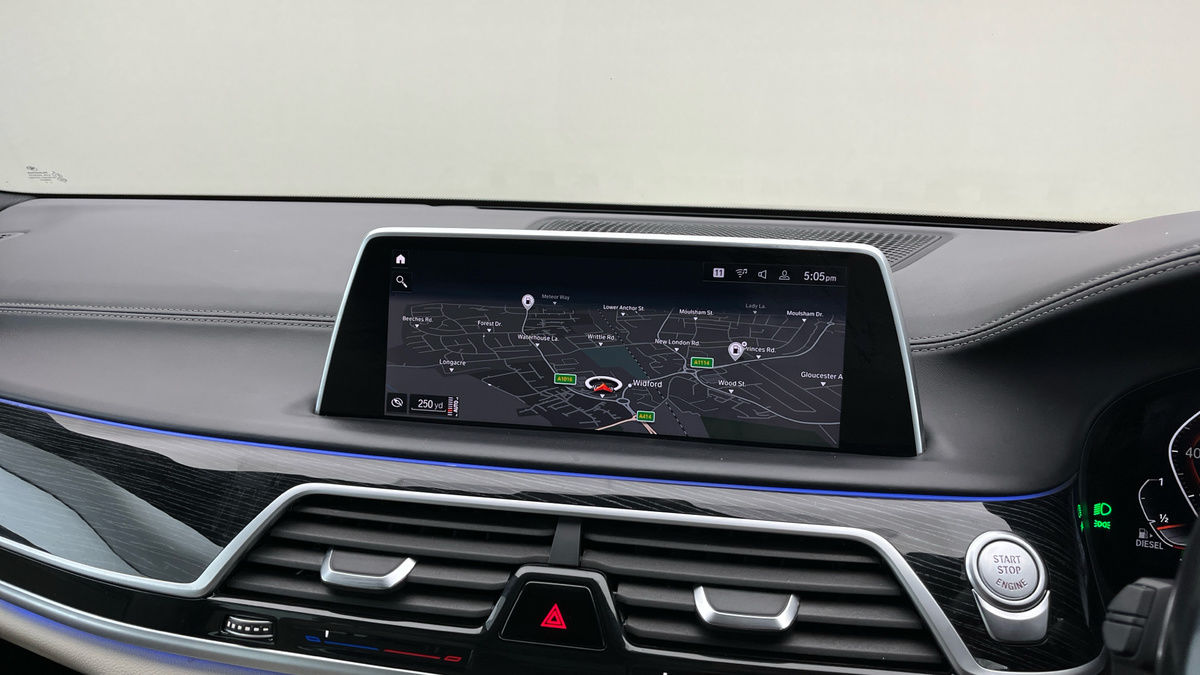BMW 7 Series Image 17