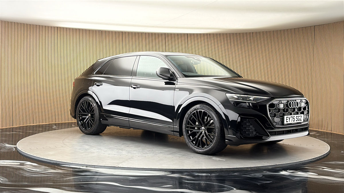 More views of Audi Q8