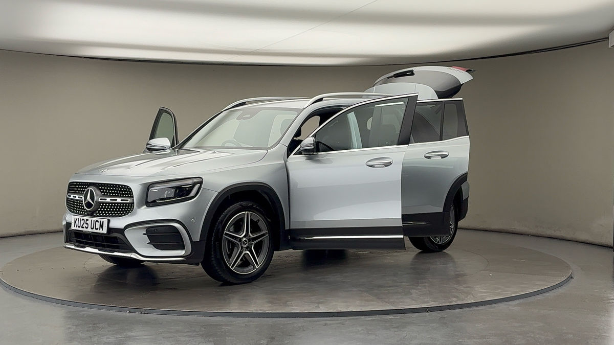 Mercedes-Benz GLB Image 22
