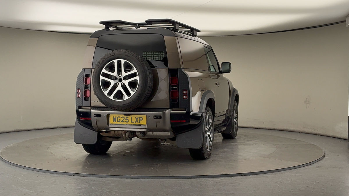 More views of Land Rover Defender 90