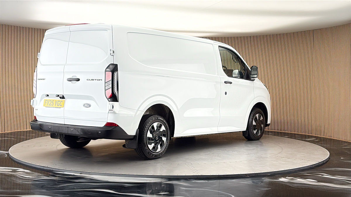 Ford Transit Custom Image 21