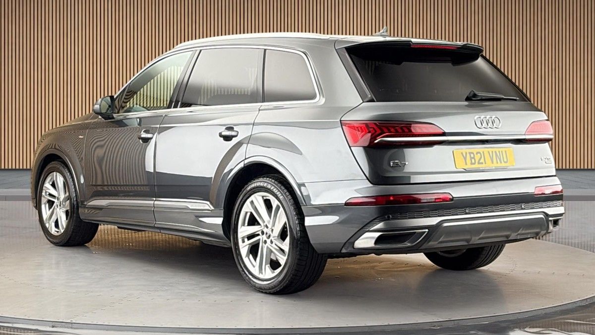 Audi Q7 Image 2