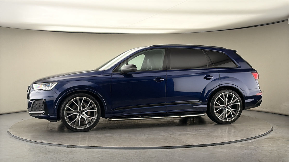 More views of Audi Q7