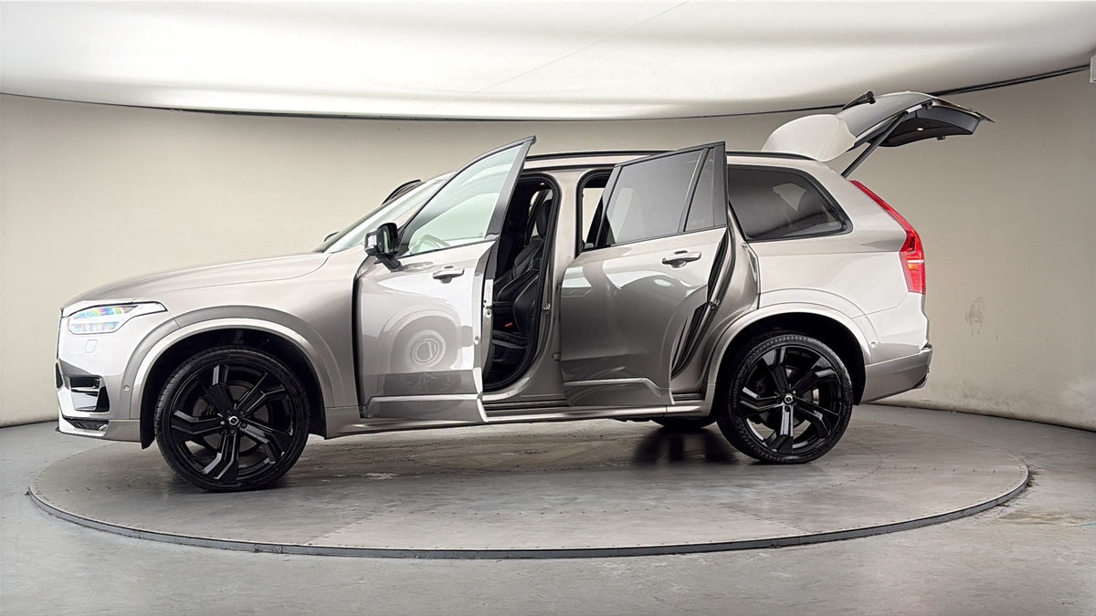 More views of Volvo XC90
