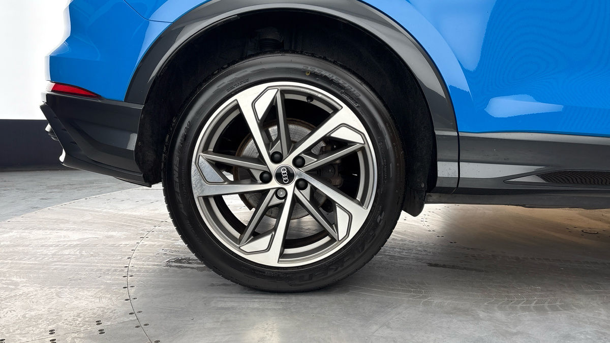 Audi Q3 Image 10