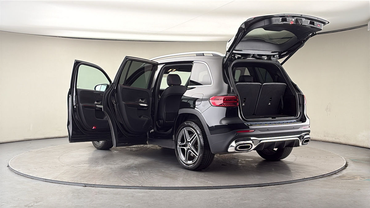 Mercedes-Benz GLB Image 23