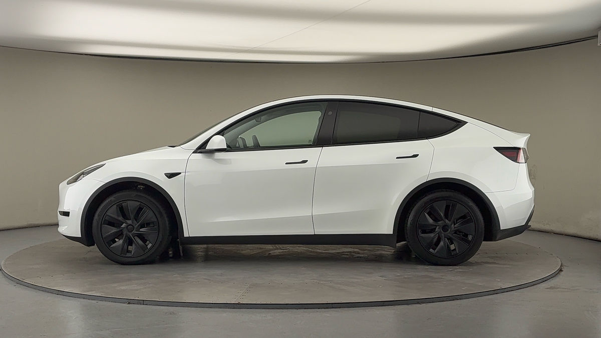Tesla Model Y Image 15