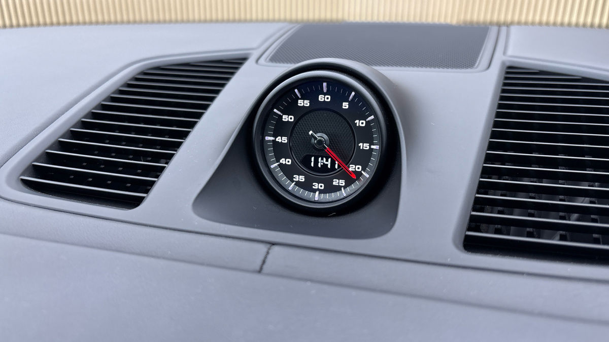 Porsche Cayenne Image 25