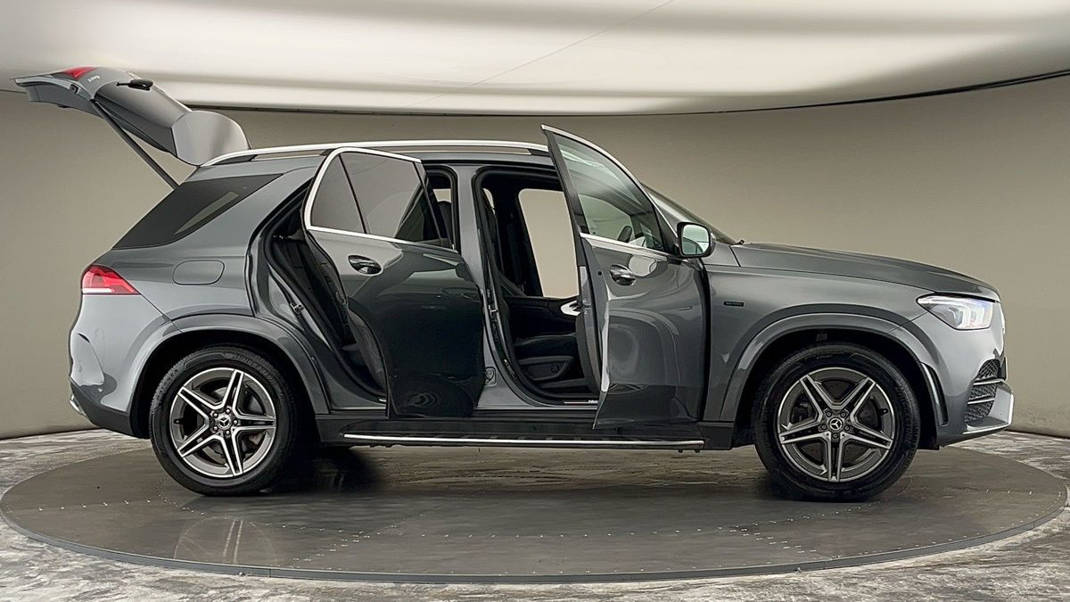 More views of Mercedes-Benz GLE