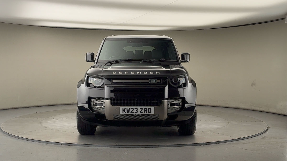 Land Rover Defender 110 Image 3