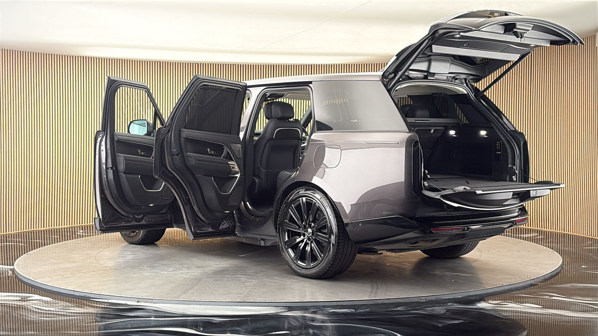 More views of Land Rover Range Rover