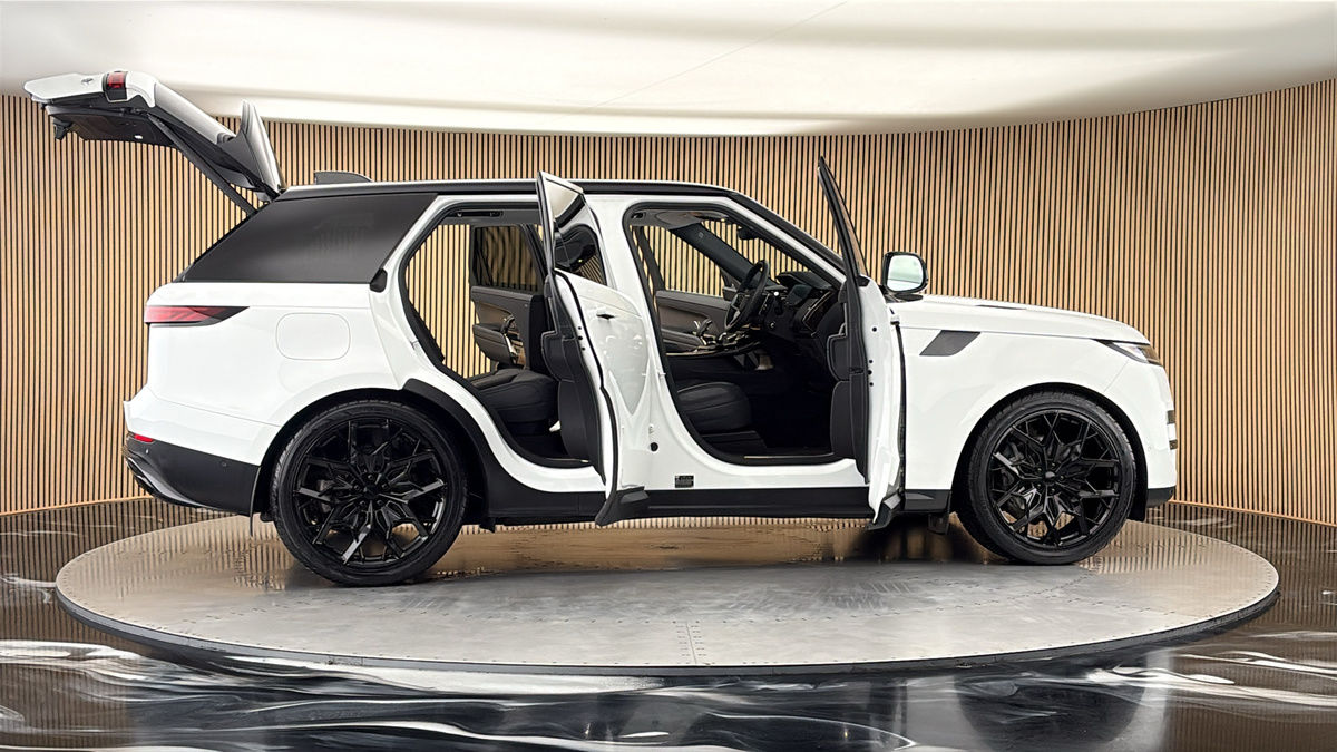 More views of Land Rover Range Rover Sport
