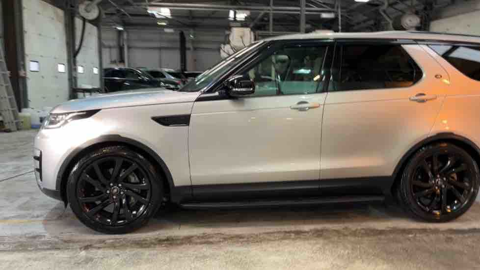 More views of Land Rover Discovery