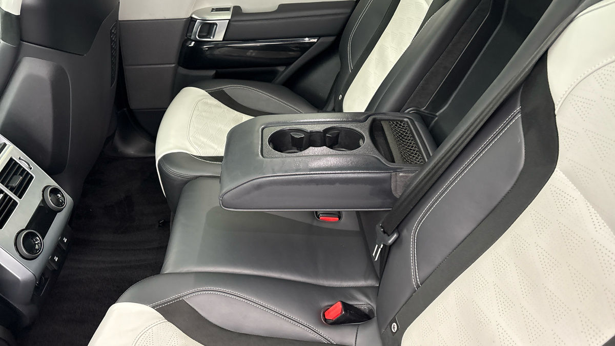 Land Rover Range Rover Sport Image 9