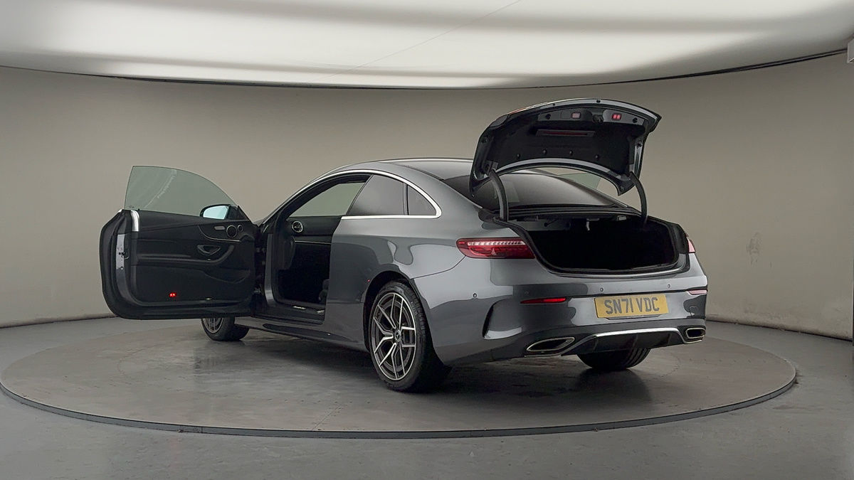 Mercedes-Benz E Class Image 23