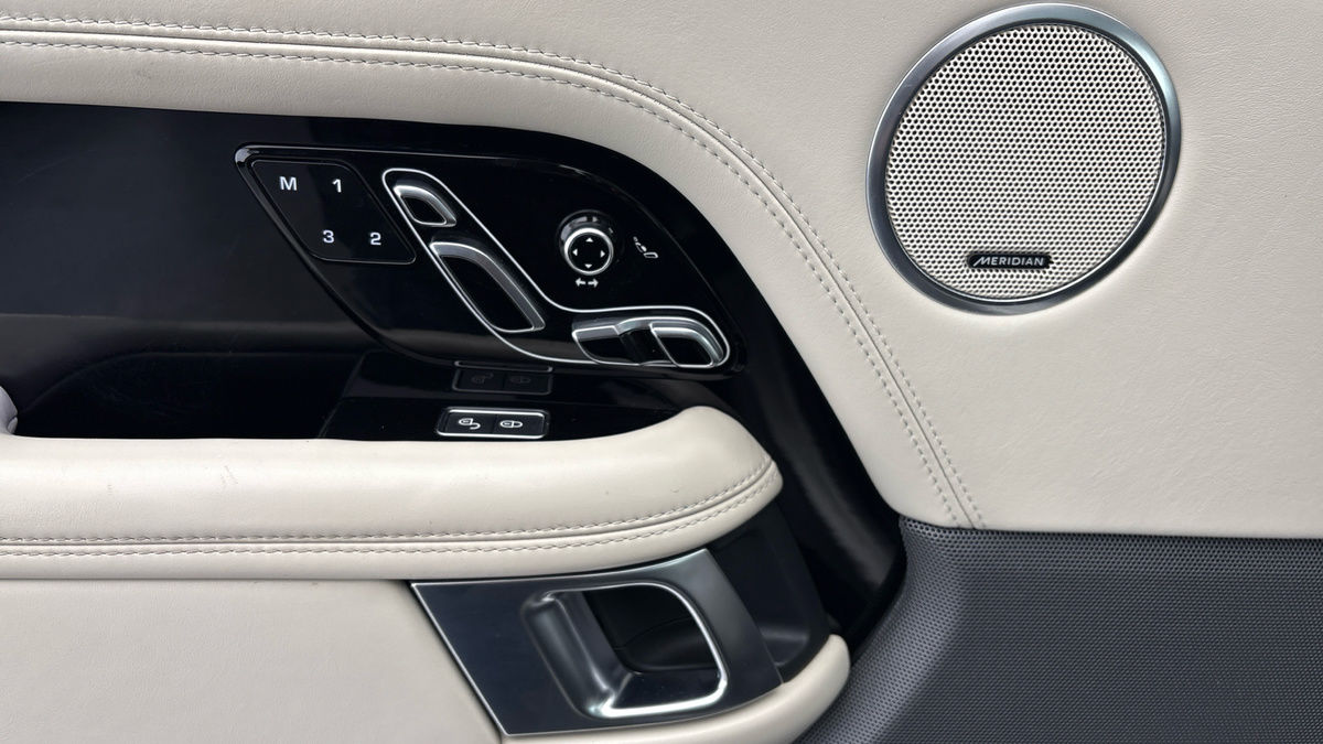 Land Rover Range Rover Image 19