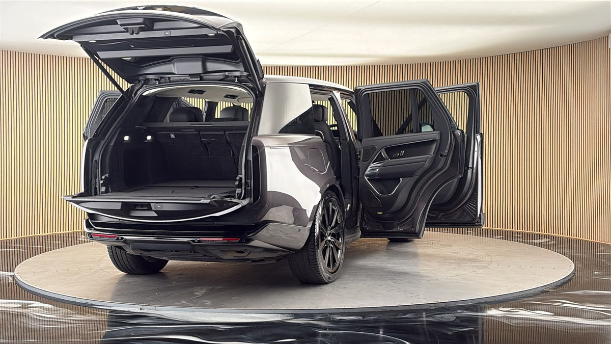 More views of Land Rover Range Rover
