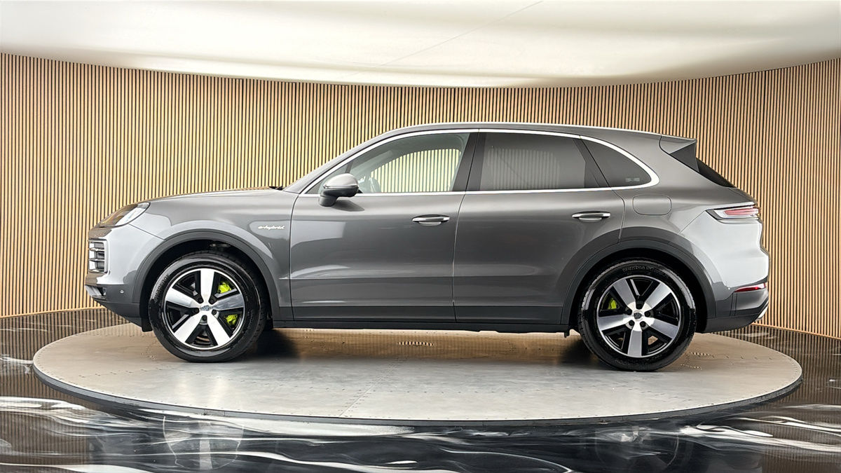 Porsche Cayenne Image 15