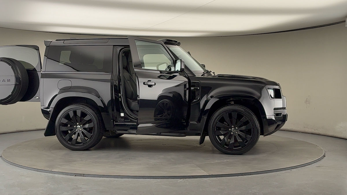 More views of Land Rover Defender 90