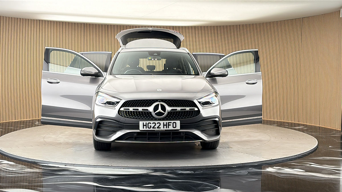 More views of Mercedes-Benz GLA