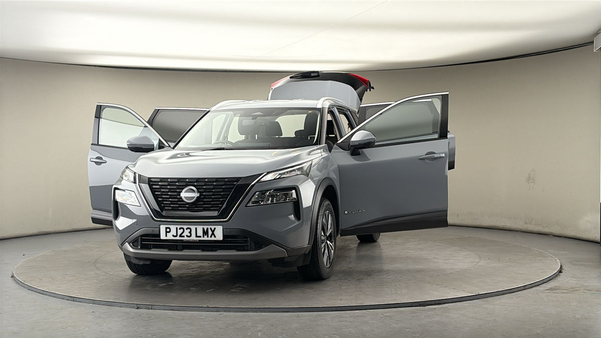 More views of Nissan X-Trail