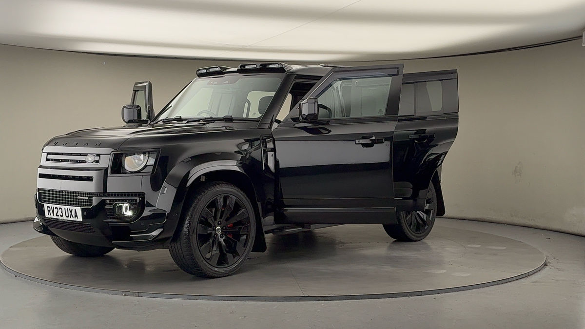 More views of Land Rover Defender 110