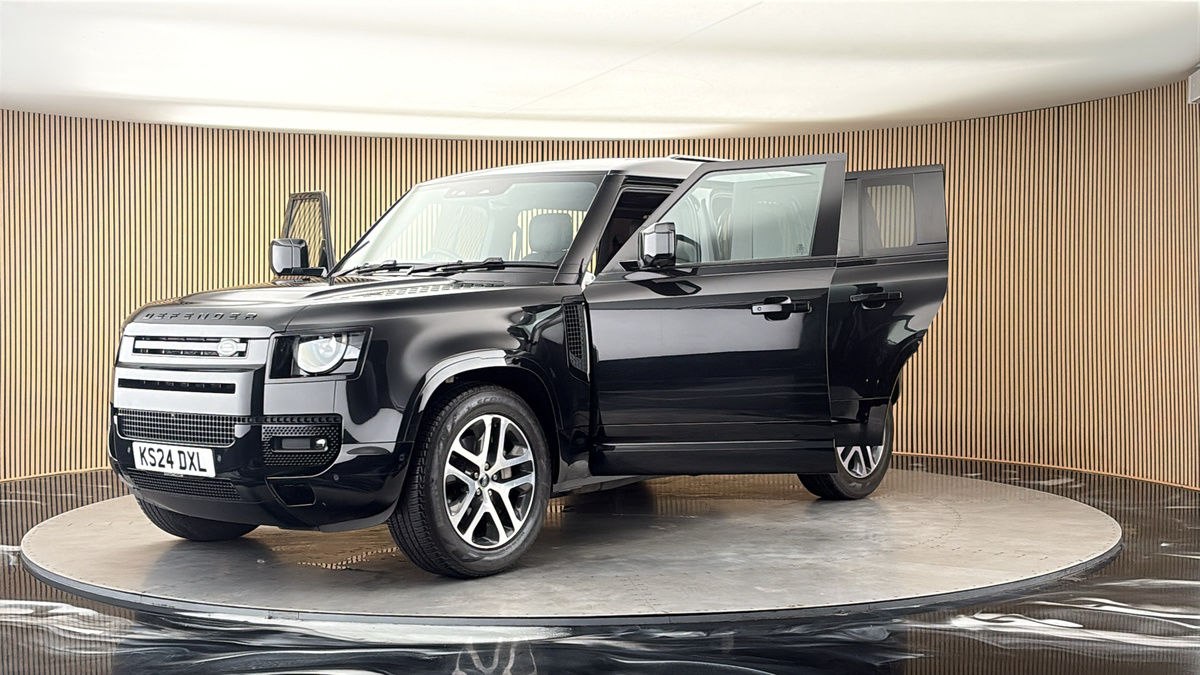 More views of Land Rover Defender 110