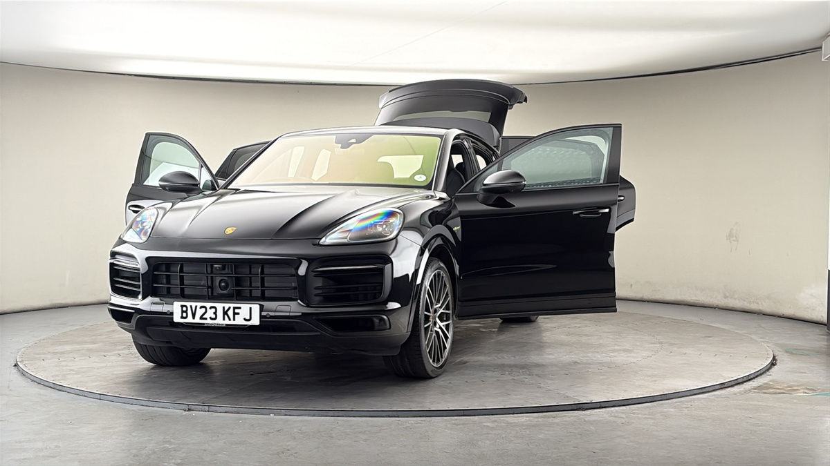 More views of Porsche Cayenne