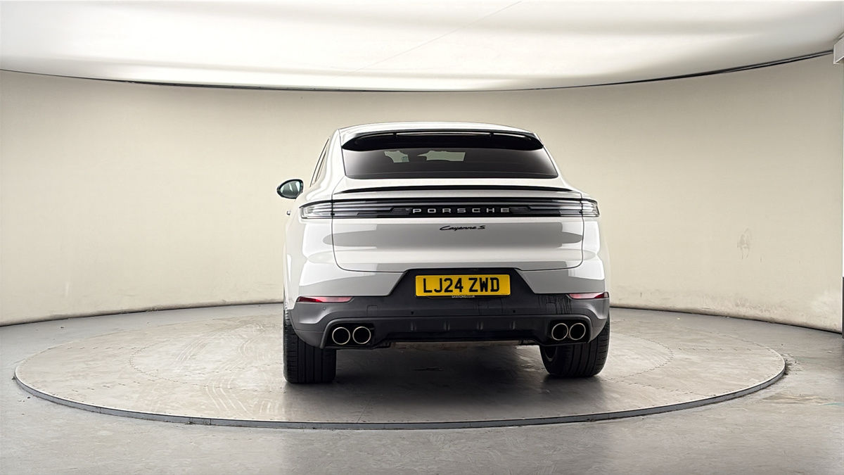 More views of Porsche Cayenne