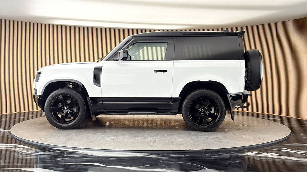 More views of Land Rover Defender 90