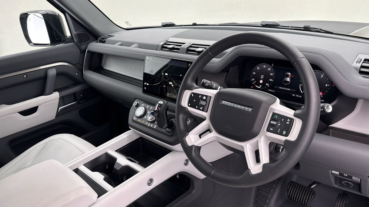 Land Rover Defender 110 Urban Image 5