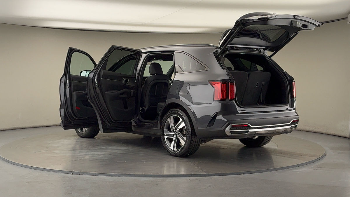 More views of Kia Sorento