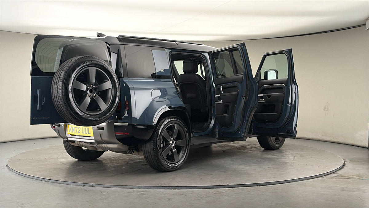 More views of Land Rover Defender 110