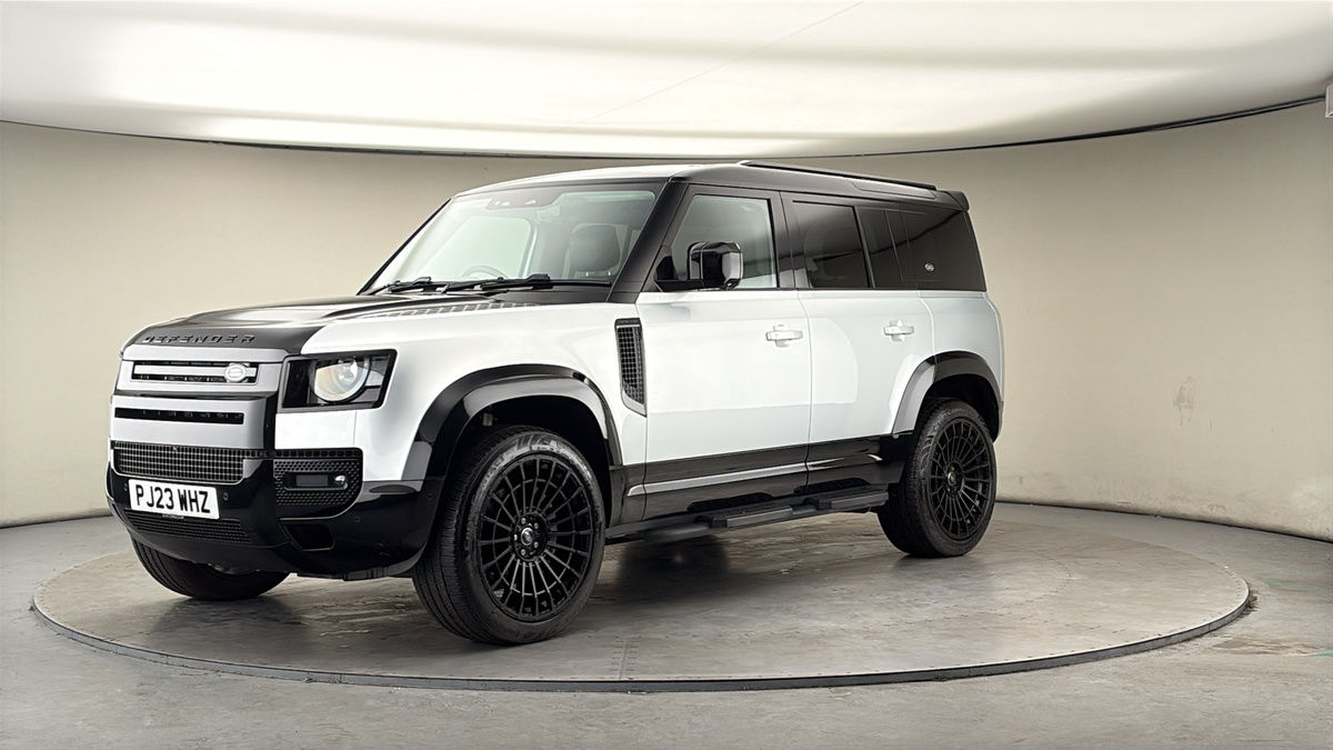 Land Rover Defender 110 Image 20