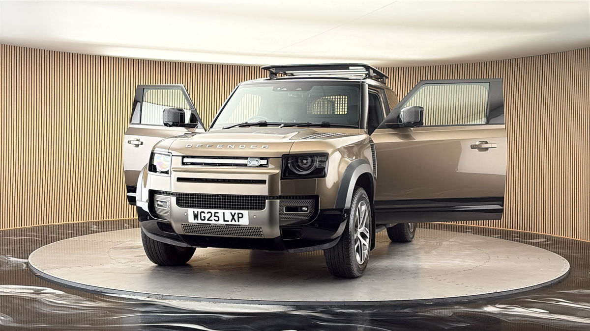 More views of Land Rover Defender 90