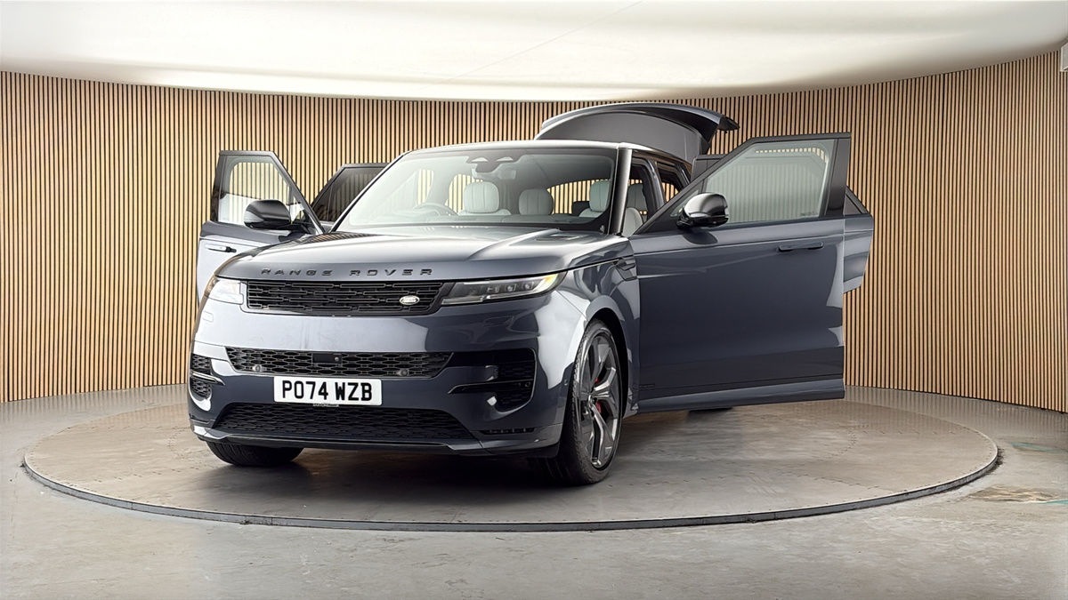 More views of Land Rover Range Rover Sport