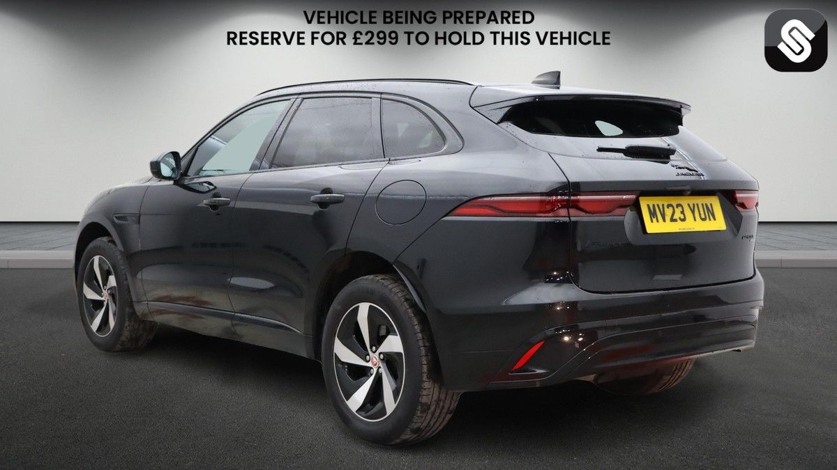 Jaguar F-PACE Image 3