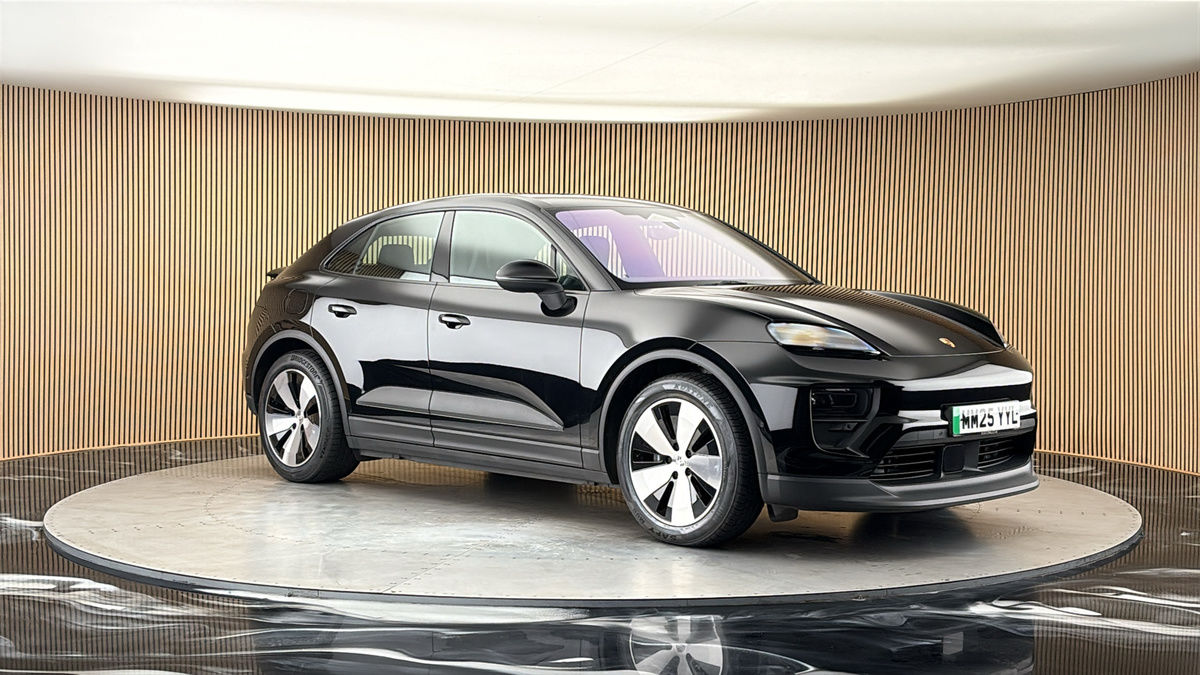 More views of Porsche Macan