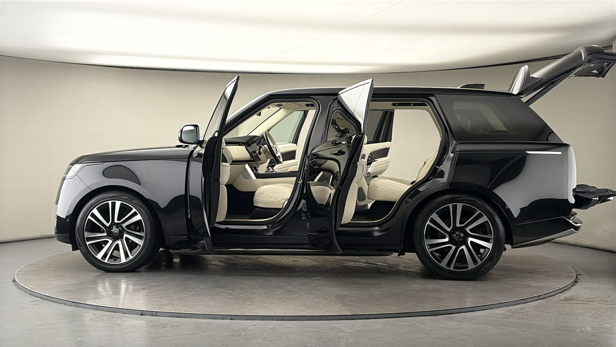 More views of Land Rover Range Rover