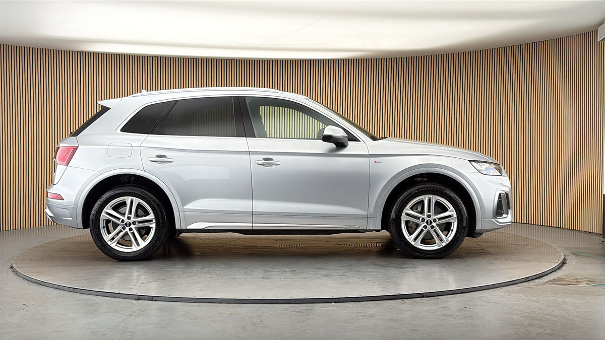 Audi Q5 Image 16