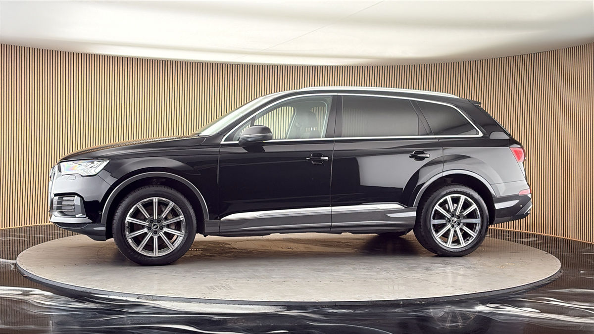 More views of Audi Q7